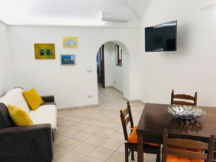 Apartamento The House Of The Poet Civitavecchia Exterior foto