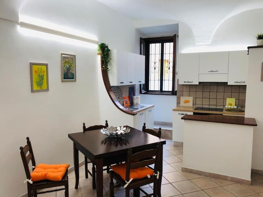 Apartamento The House Of The Poet Civitavecchia Exterior foto